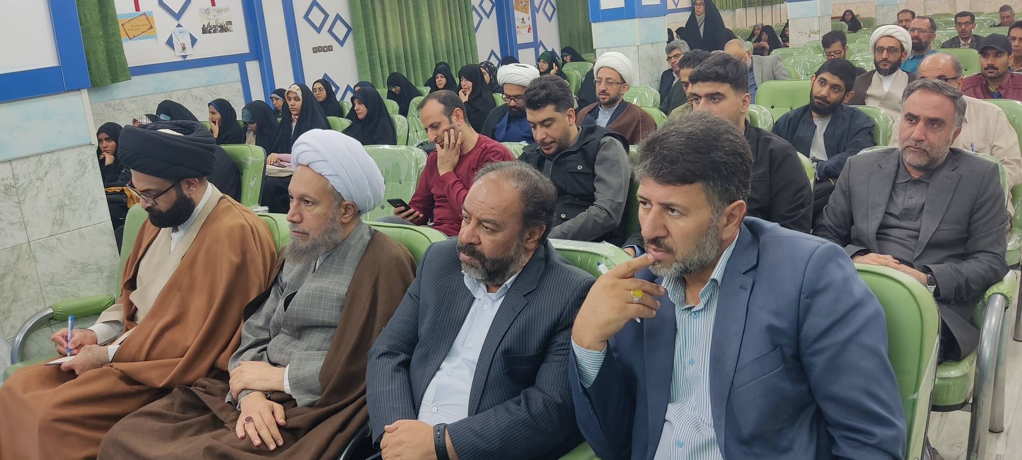 رونمایی از کتاب میراث تفسیری شهید دستغیب در شیراز 